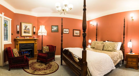 Shelton-Lea Bed & Breakfast - Pubs and Clubs 1