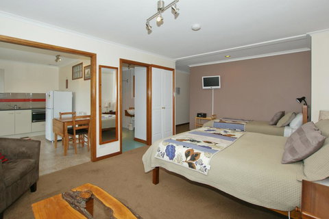 Sherwood View Accommodation - Go Out 2