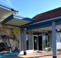 Ship Inn Motel - Pubs and Clubs