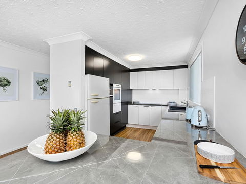 Shoreline Six With Ocean Views To See The Whales - Pubs and Clubs 1