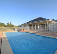 Silver Springs 6br Luxury Homestead with Wifi Pool. Fireplace Views Olives and Space - Pubs and Clubs