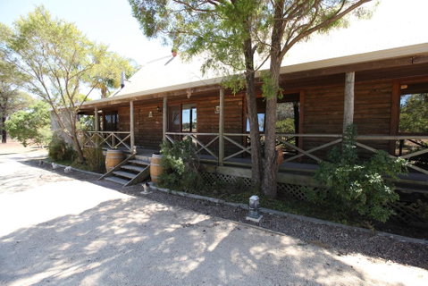 Silverpoint Accommodation - Pubs and Clubs 1