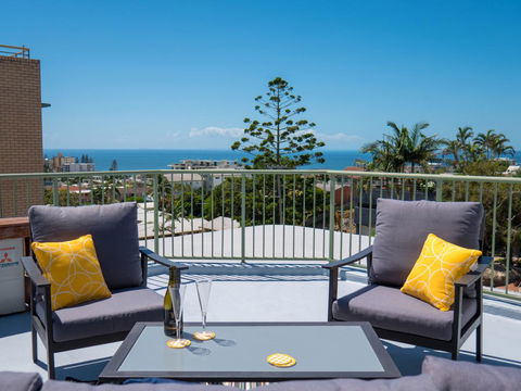 Sirocco Unit 5, 47 Verney Street, Kings Beach - Pubs and Clubs 1