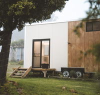 Sithuri Tiny House - Pubs and Clubs