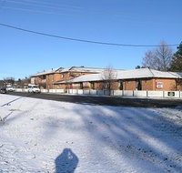 Snowgate Motel  Apartments - Go Out