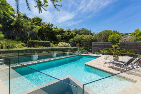 Sophisticated Contemporary Coastal Living With Sweeping Views In Cape Schanck - Pubs and Clubs 0