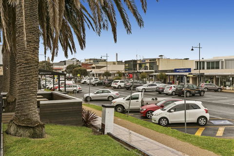 Sorrento Beach Abode - Pubs and Clubs 2
