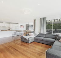 Sorrento Beach Escape - Pubs and Clubs