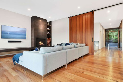 Sorrento Luxury Home - Pubs and Clubs 1