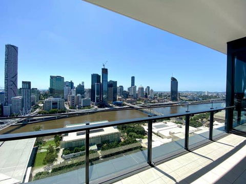 South Bank Riverside Sub Apartment - Go Out 2