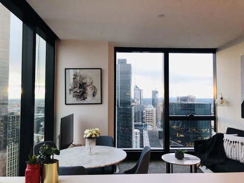 Southbank Stylish Apt With CBD View (La Maison) - Go Out 3