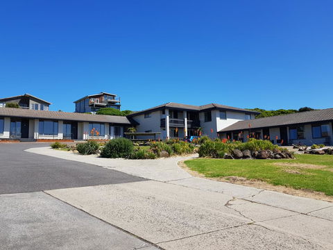 Southern Ocean Motor Inn - Pubs and Clubs 1