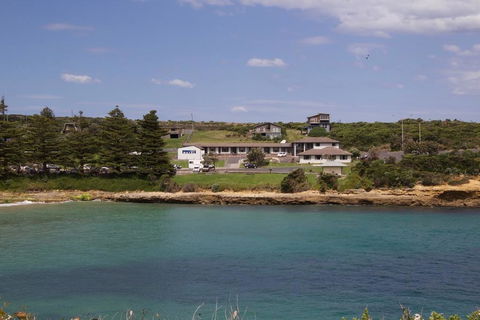 Southern Ocean Motor Inn - Pubs and Clubs 0