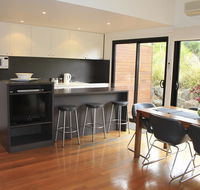 Southern Ocean Villa 9 - Pubs and Clubs