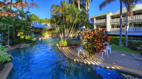 Sovereign Resort Hotel - Pubs and Clubs 0
