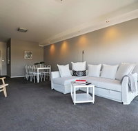 Spacious 2 Bedroom Apartment in Melbourne's Southbank - Go Out