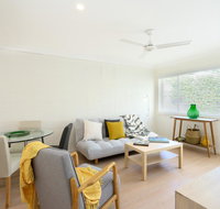 Spacious and Bright Apartment Minutes to the Beach - Pubs and Clubs