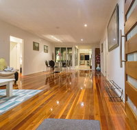 Spacious House in Heart of Surfers Paradise - Pubs and Clubs