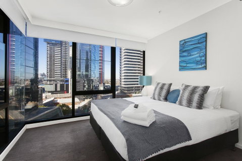 Spacious Modern Apartment Near Crown - Go Out 1