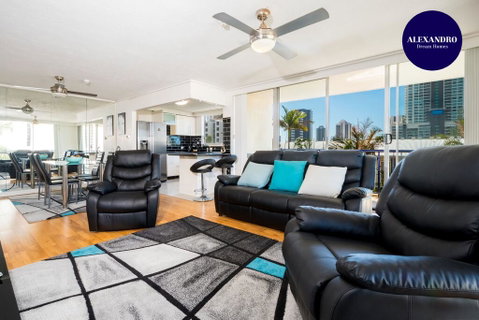 SPACIOUS RESORT STYLE APARTMENT And PARKING INC - Pubs and Clubs 0