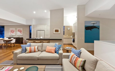 Spacious With Surf Views, Sunshine Beach - Go Out 3