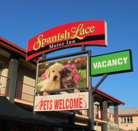 Spanish Lace Motor Inn - Go Out