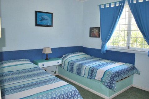 SPARKLING WATERS, UNIT 1 - Go Out 3