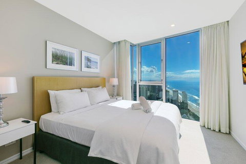 Spectacular Five Star Panoramic Oceanview Sub-Penthouse - Pubs and Clubs 2