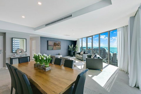 Spectacular Five Star Panoramic Oceanview Sub-Penthouse - Pubs and Clubs 1