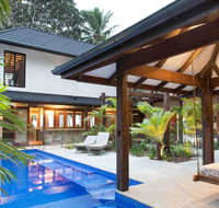 Spice At Oak Award Winning Luxury Absolute Oceanfront House Oak Beach Near Port Douglas - Pubs and Clubs