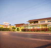 Spinifex Motel and Serviced Apartments - Pubs and Clubs