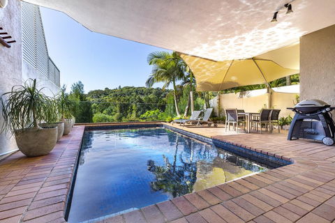 Split-living With Ocean Views, Noosa Heads - Pubs and Clubs 0