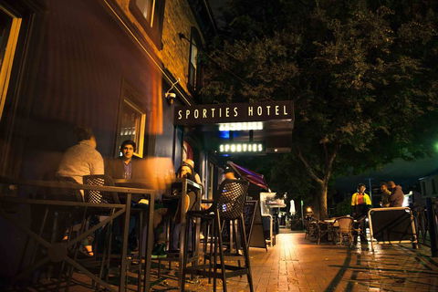 Sporties Hotel - Pubs and Clubs 1