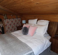 Springmead Rustic Cabin - Pubs and Clubs