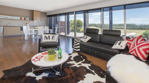 ST ANDREWS BEACH APARTMENT 4.02 - Pubs and Clubs 1