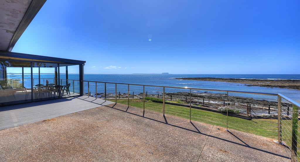 Cowrie Point TAS Pubs and Clubs