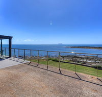 Stanley View Beach House - Pubs and Clubs
