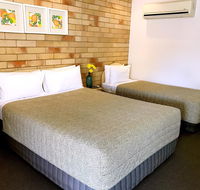 Starlight Motor Inn - Pubs and Clubs