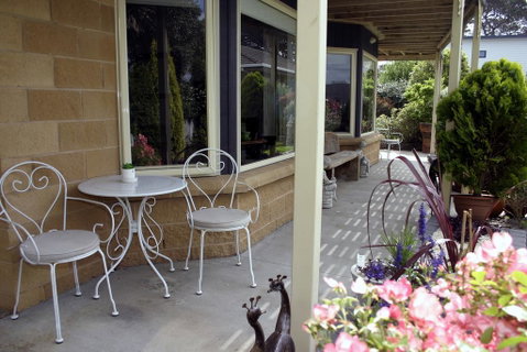Stay Inn - Pubs and Clubs 1