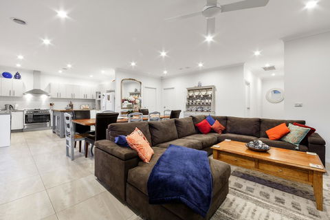 StayCentral - Rosanna Luxurious Mansion - Go Out 0
