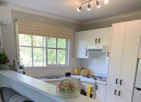 Stephanies Country Cottages - Pubs and Clubs 1