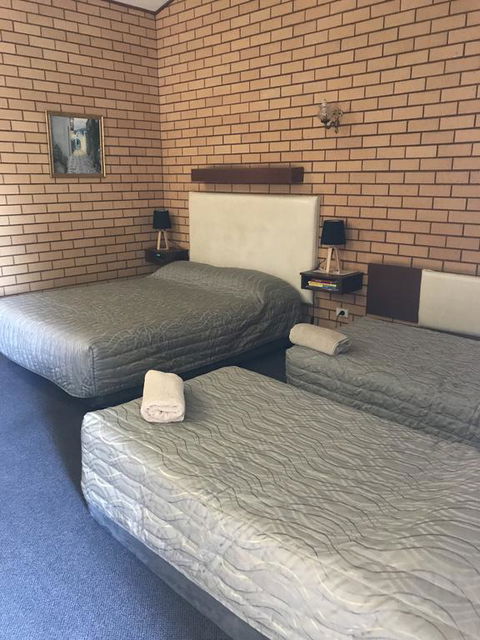 Stockman Motor Inn - Pubs and Clubs 1