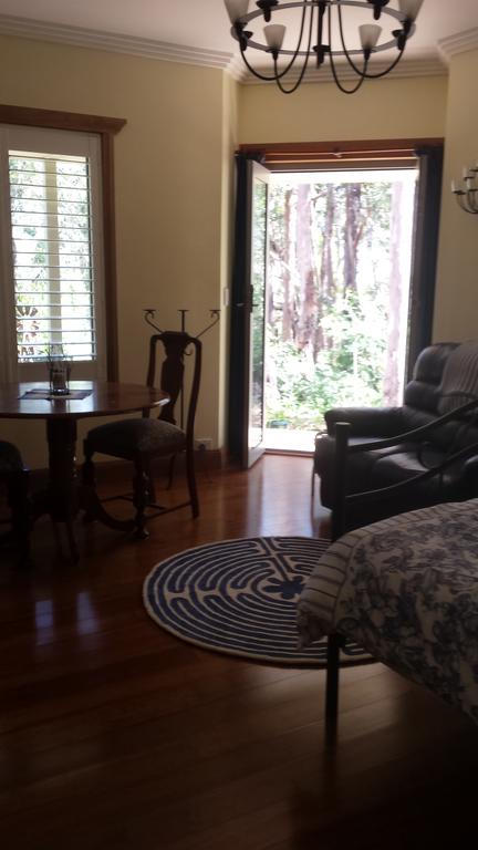 Stringybark Hills Retreat - Pubs and Clubs 3