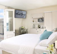 Studio 8 - Penthouse - Pubs and Clubs