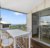 Stunning Beach Front Villa At Castaway Cove - Pubs and Clubs