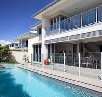 Stunning Beachside Home minutes from Coolum Beach - Pubs and Clubs