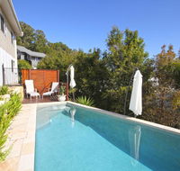 STUNNING HOME WITH SPECTACULAR VIEWS AND CLOSE TO THE BEACH - Pubs and Clubs