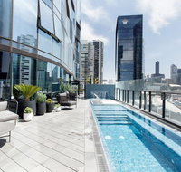 Stunning luxury apartment high above the city - Go Out