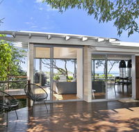 Stunning Seaviews Sunshine Beach - Pubs and Clubs