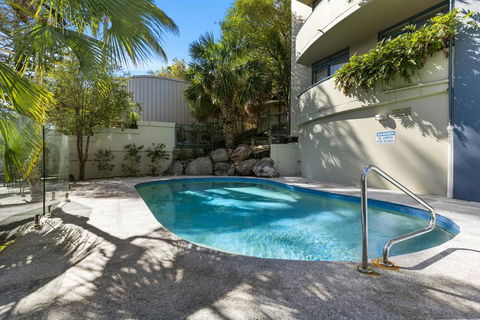 Stunning Top Floor Sunshine Beach Getaway! Unit 7 Vista Pacific 12 Bryan Street - Pubs and Clubs 2